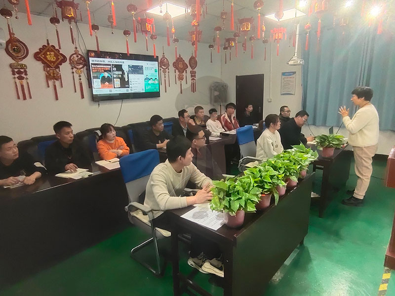 思維破繭，共赴成長：北京鋁型材彎弧加工廠共讀聯(lián)盟學(xué)習(xí)小組進(jìn)階之旅